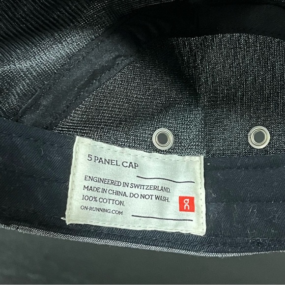 On Cloud Swiss Engineering 5 Panel Cap Running Hat - Picture 8 of 8
